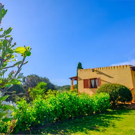 Sardinia Family - Anita & Chanel With Private Pool فيلة