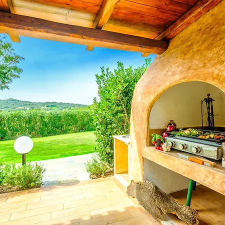 Sardinia Family - Anita & Chanel With Private Pool فيلة