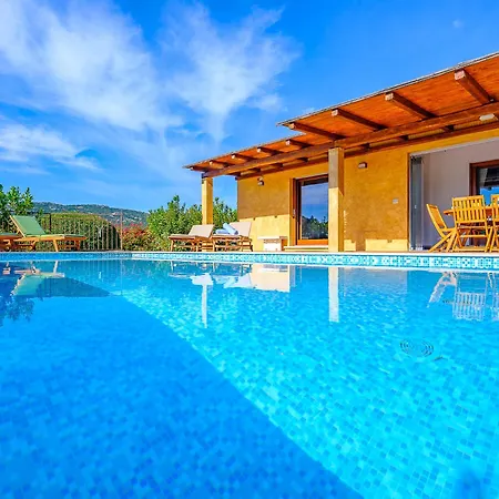 Sardinia Family - Anita & Chanel With Private Pool Villa San Pantaleo