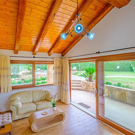 Villa Sardinia Family - Anita & Chanel With Private Pool *
