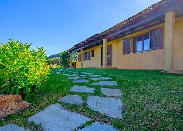Sardinia Family - Anita & Chanel With Private Pool וילה